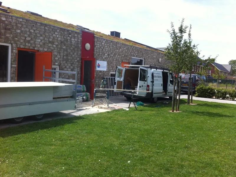 Nieuwe wanden in de Brede School in Maurik