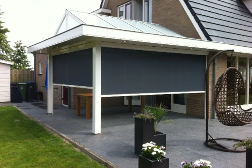 Aanbouw en overkapping
