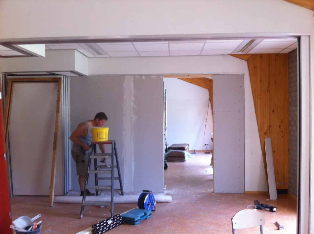 Nieuwe wanden in de Brede School in Maurik