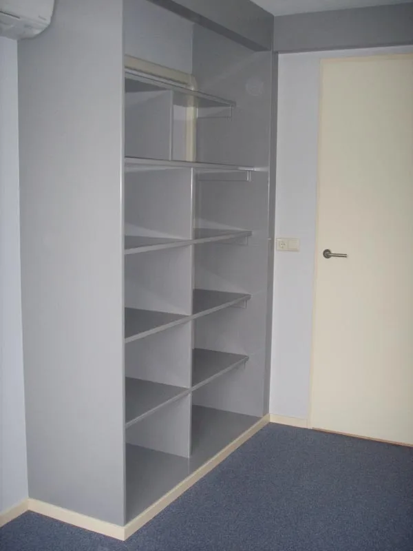 Kast op maat met schuifdeuren