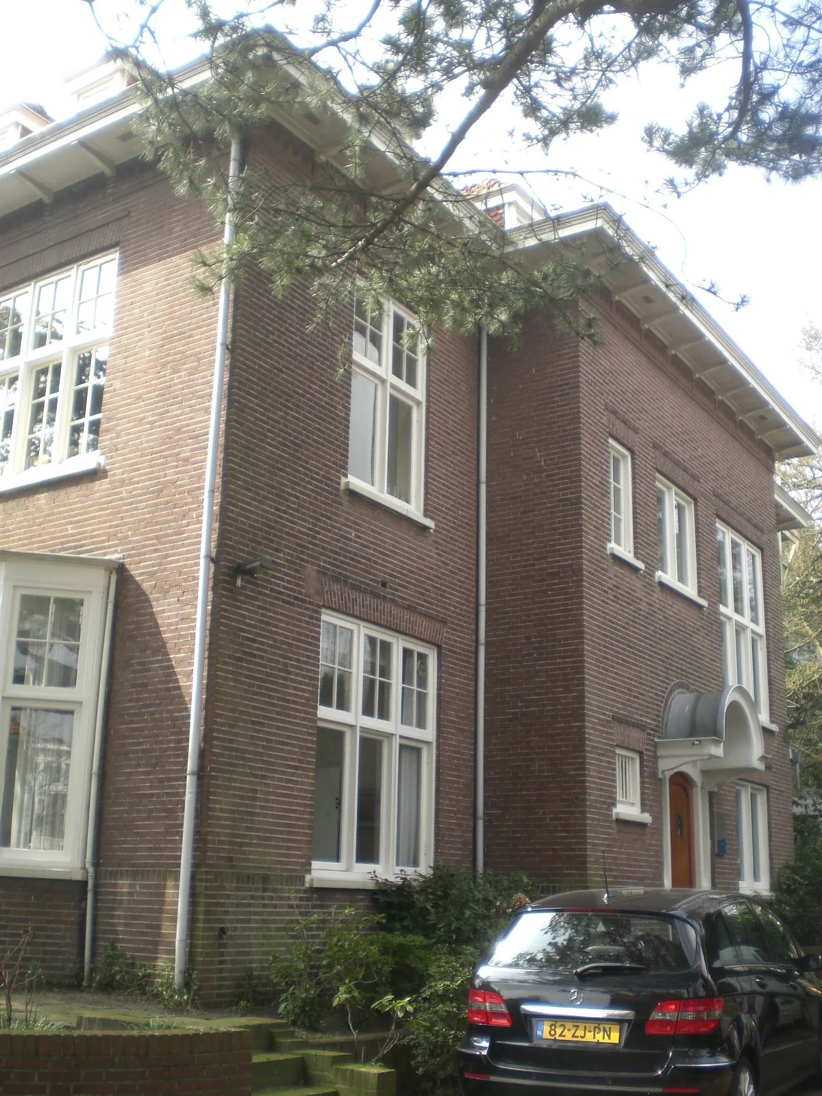 Nieuwe kozijnen bij de Hoge Hotelschool in Scheveningen